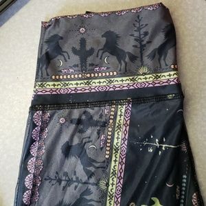 Teeki wild and free yoga leggings